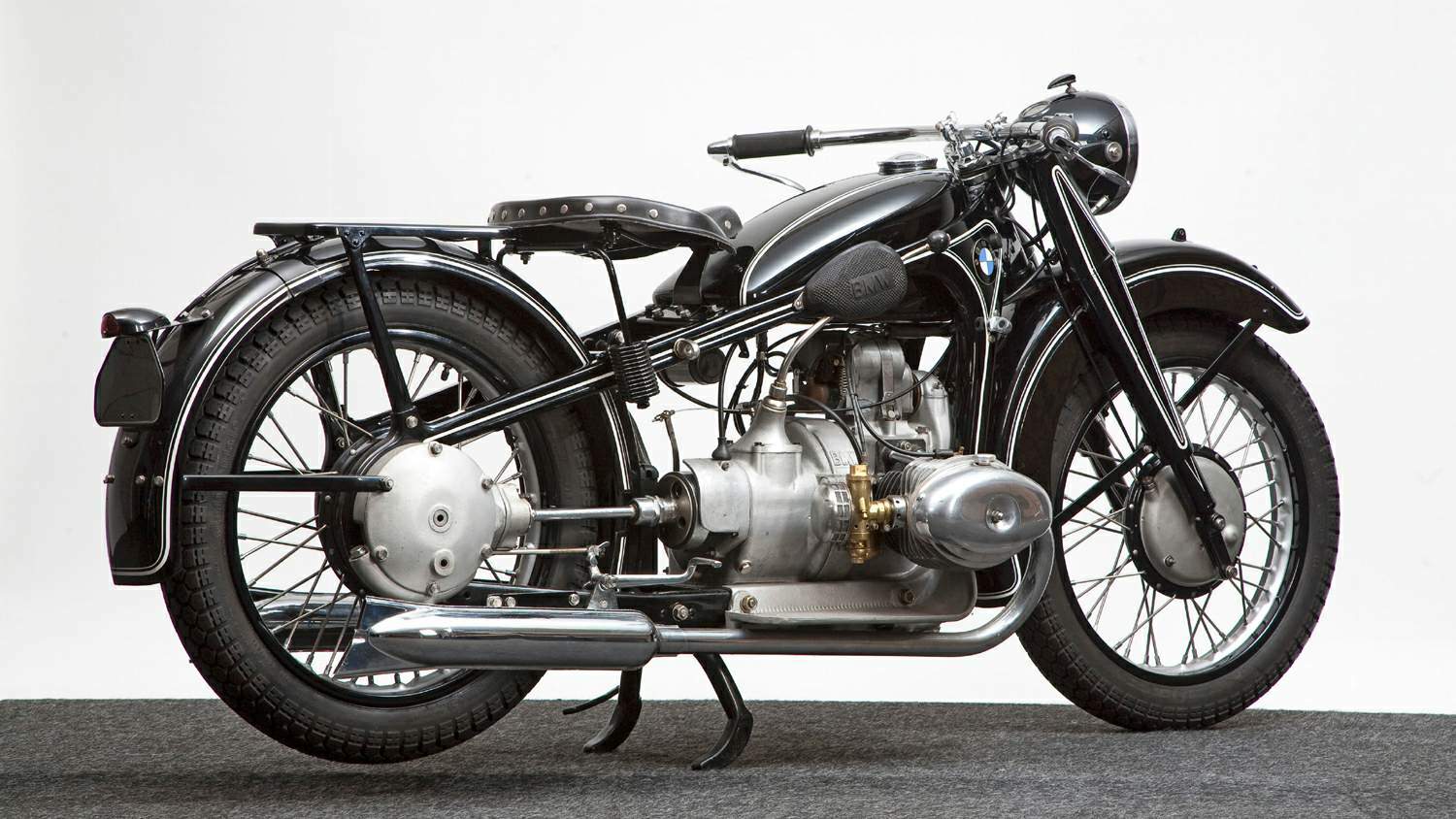 BMW R17